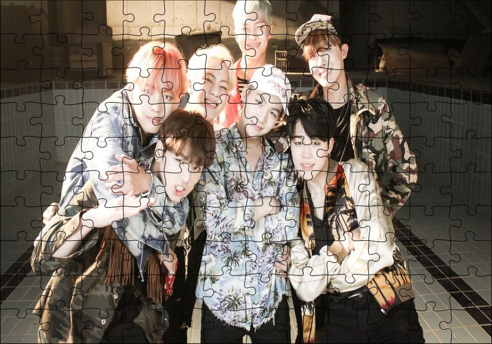 Kore Pop Grubu BTS Üyeleri Puzzle Yapboz MDF Ahşap 120 Parça 24 cm X 34 cm