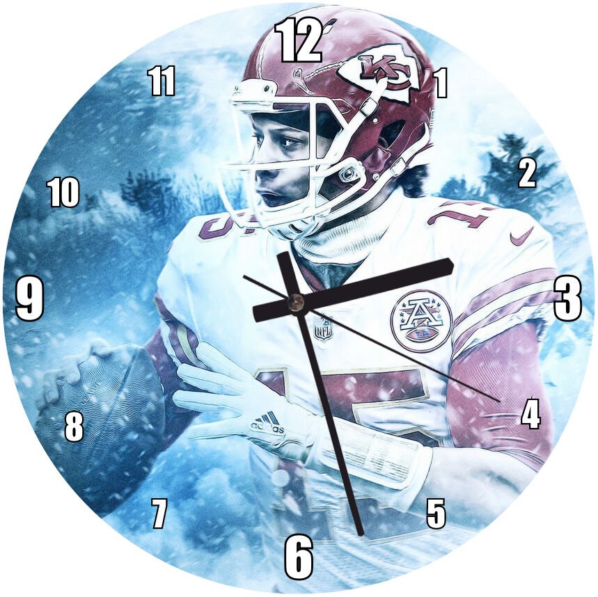 Patrick Mahomes Kansas City Mavi Fon Mdf Ahşap Duvar Saati 50 cm Çap