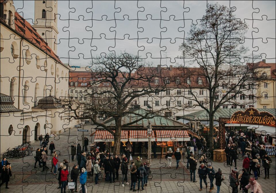 Binalar Meydan Ağaçlar ve Kalabalıklar Puzzle Yapboz MDF Ahşap
