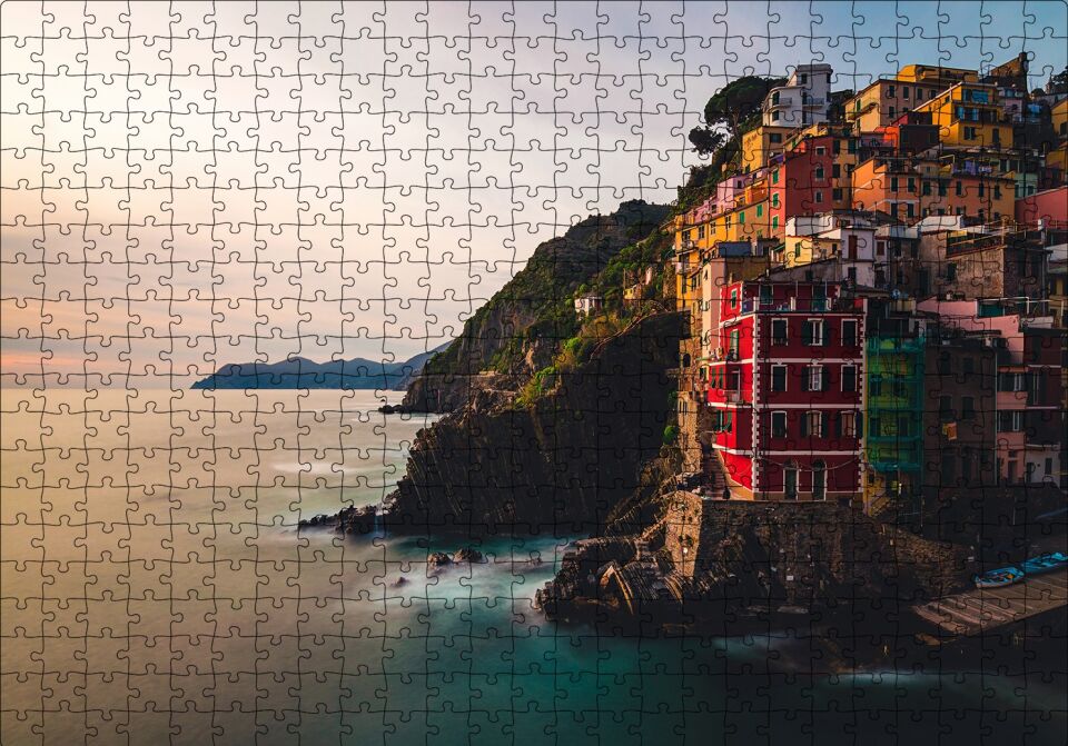 İtalya'da Sahil Kasabası Kayalıklar Evler ve Gün Batımı Puzzle Yapboz MDF Ahşap 500 Parça 49 cm X 68 cm