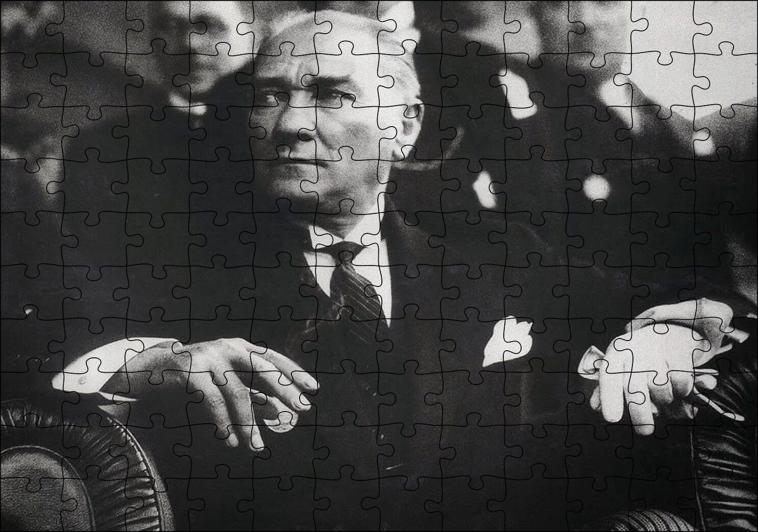 Cumhuriyet Bayaramı Töreninde Atatürk Görseli Puzzle Yapboz MDF Ahşap