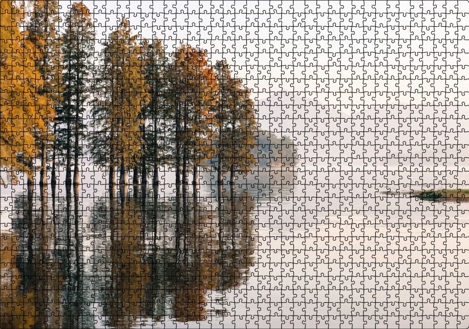 Durgun Gölde Ağaçlar Sisli Arka Plan Puzzle Yapboz MDF Ahşap 1000 Parça 49 cm X 68 cm