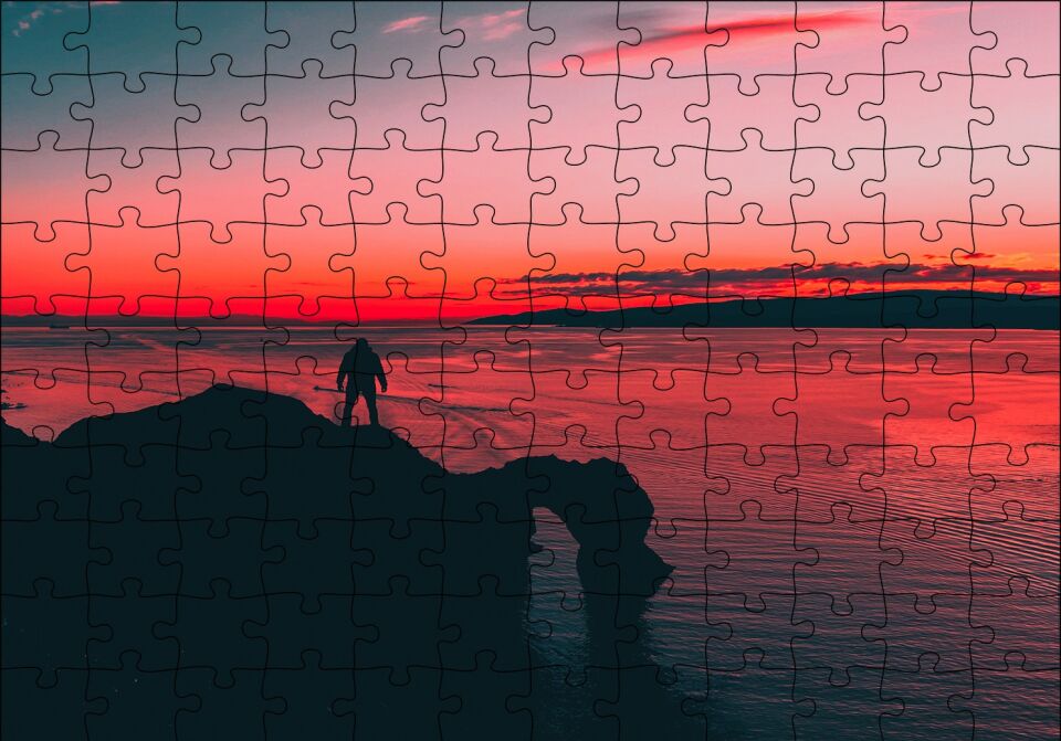 Günbatımı Sahil Kayalıklar ve Yalnız Adam Silüeti Puzzle Yapboz MDF Ahşap