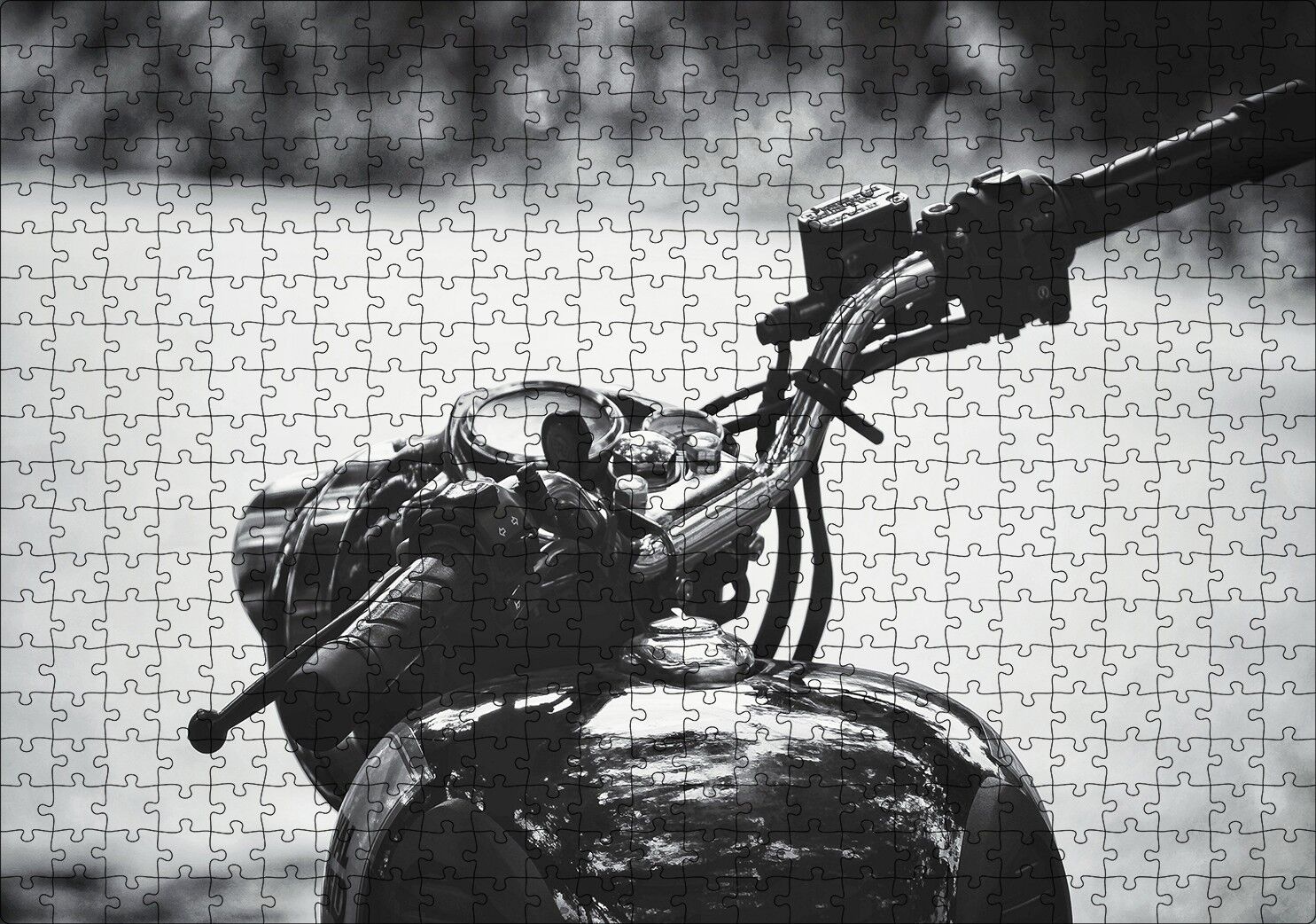 Royal Enfield Motorsiklet Depo ve Gidon Siyah Beyaz Puzzle Yapboz MDF Ahşap 500 Parça 49 cm X 68 cm