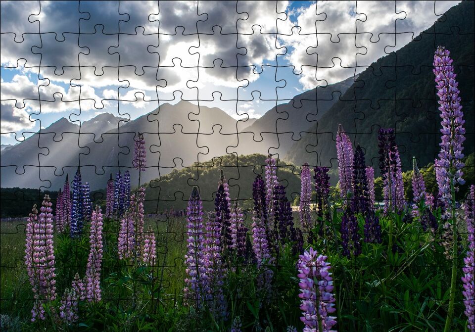 Sümbüller Çayırlar Dağlar ve Bulutlar Puzzle Yapboz MDF Ahşap