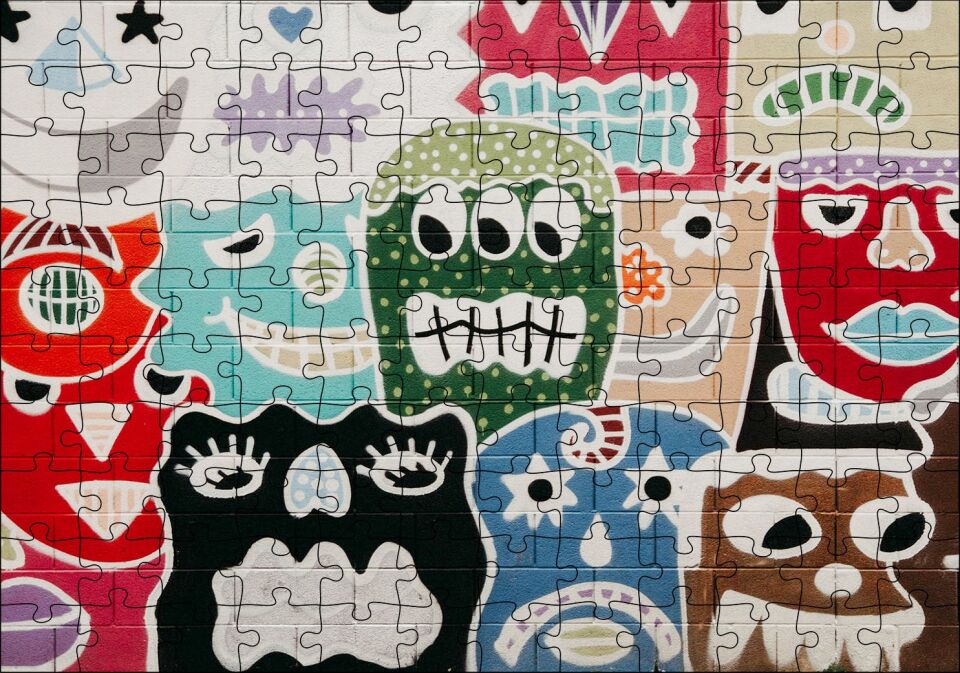 Duvarda Graffiti Yüzleri Puzzle Yapboz MDF Ahşap