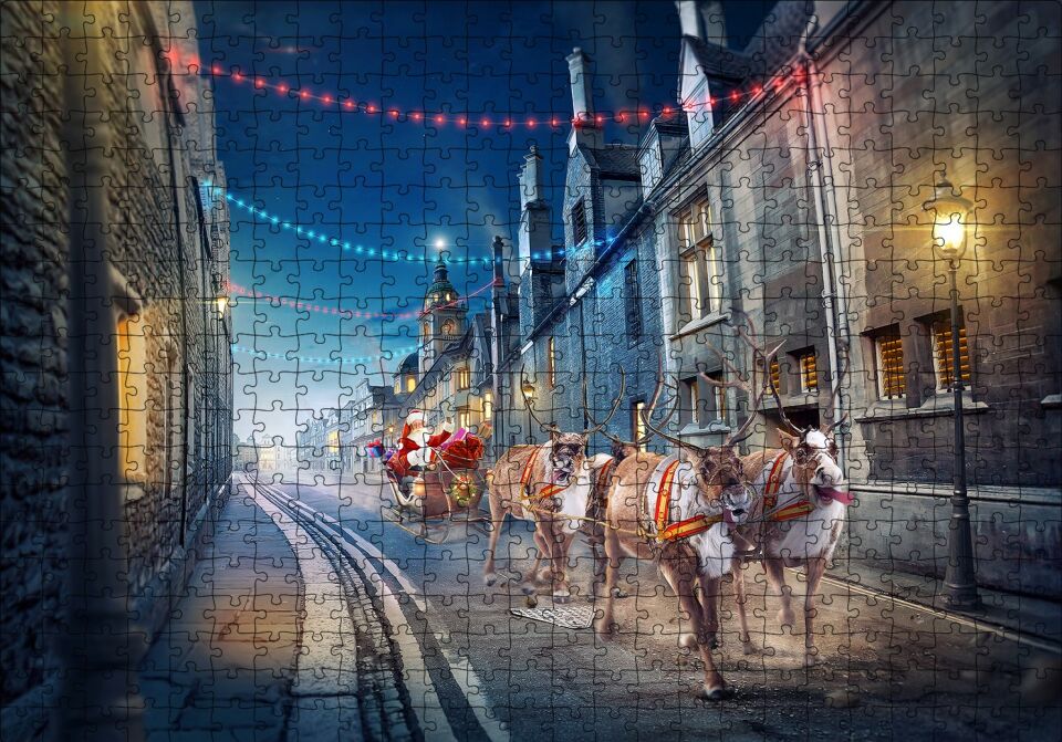 Nostaljik Sokakta Noel Baba ve Geyikleri Puzzle Yapboz MDF Ahşap 500 Parça 49 cm X 68 cm