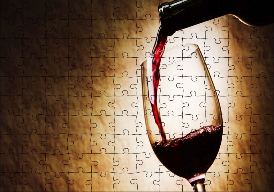 Kadehe Dökülen Kırmızı Şarap Görseli Puzzle Yapboz MDF Ahşap