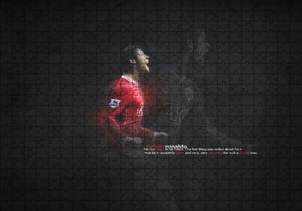 Cristiano Ronaldo Şeffaf Yansıma Arka Plan Puzzle Yapboz MDF Ahşap 500 Parça 49 cm X 68 cm