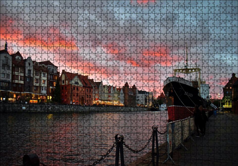 Günbatımında Kanal Binalar ve Gemi Puzzle Yapboz MDF Ahşap 1000 Parça 49 cm X 68 cm