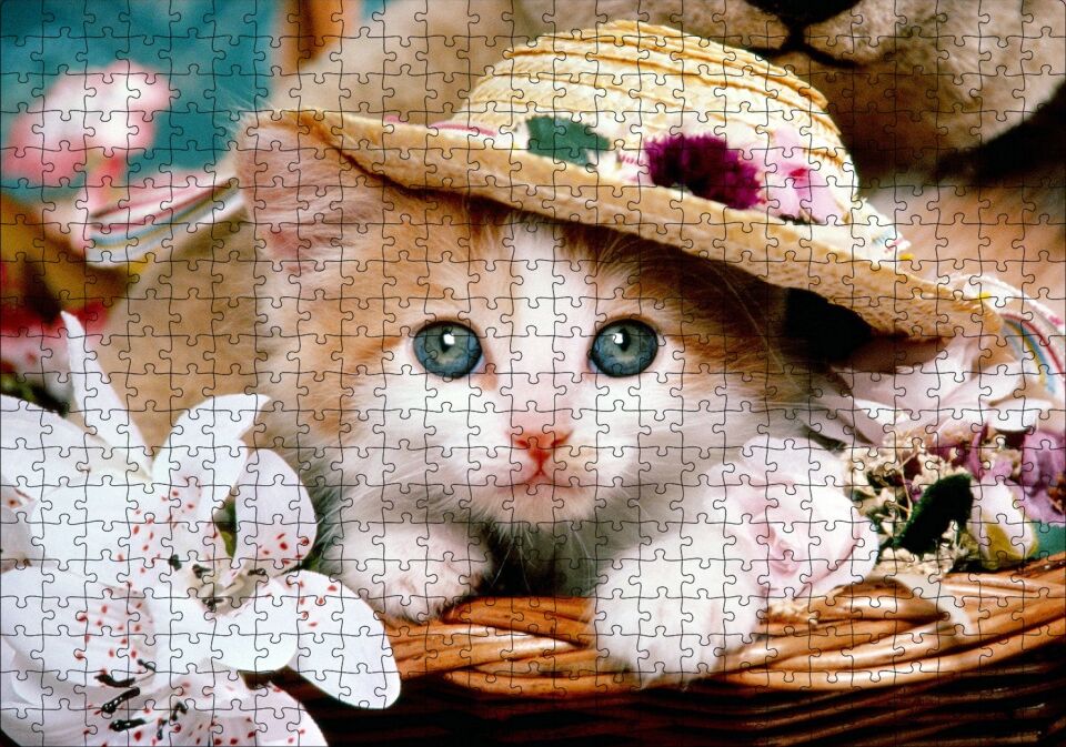 Sepette Şapkalı Yavru Kedi ve Çiçekler Puzzle Yapboz MDF Ahşap 500 Parça 49 cm X 68 cm