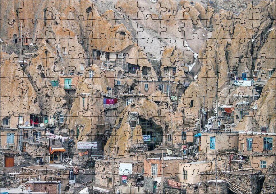 İran, Maku şehrı Kayaların İçine Oyulmuş Evler Puzzle Yapboz MDF Ahşap 120 Parça 24 cm X 34 cm