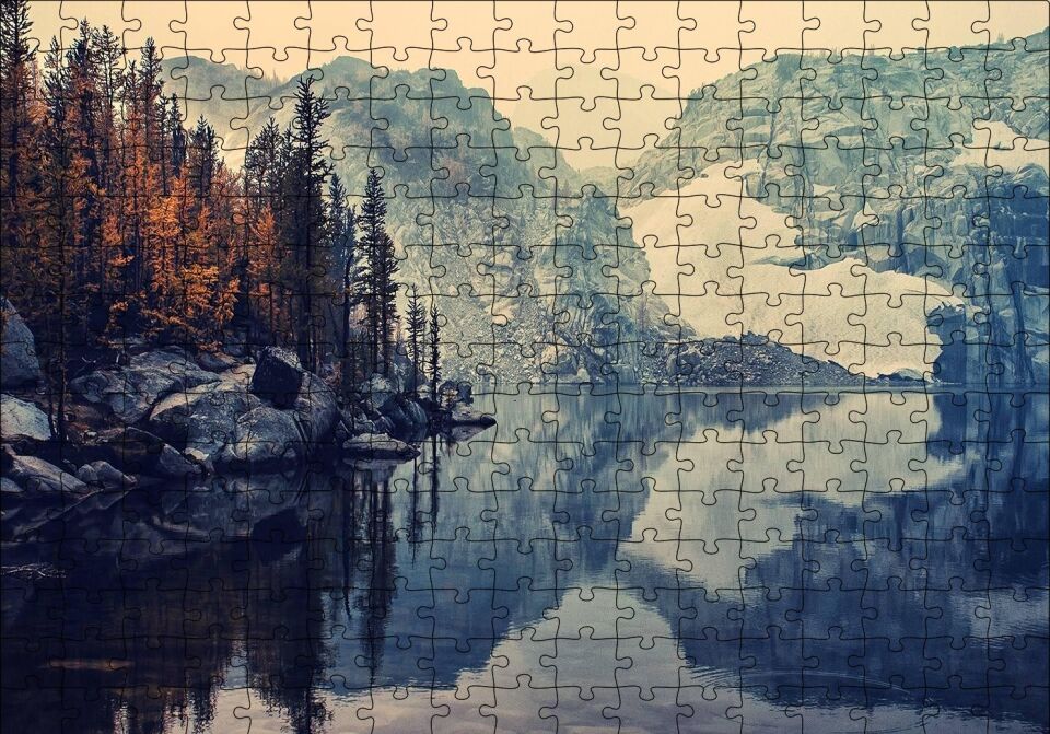 Karlı Dağlar Göl ve Sonbahar Ağaçları Puzzle Yapboz MDF Ahşap 255 Parça 34 cm X 49 cm