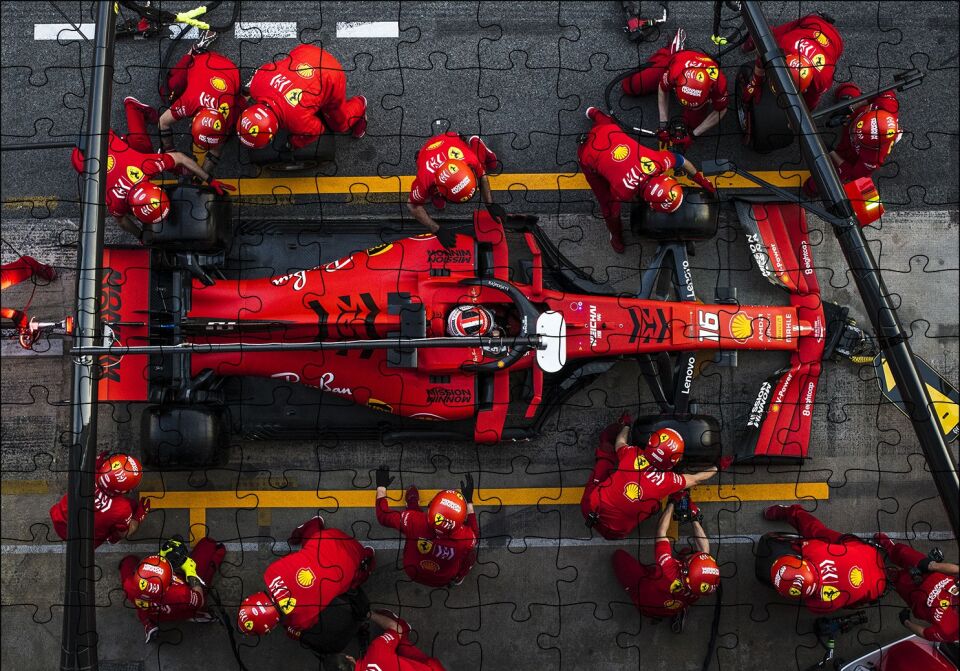 Formula 1 Pitte Kuşbakışı Görünüş Puzzle Yapboz MDF Ahşap 120 Parça 24 cm X 34 cm