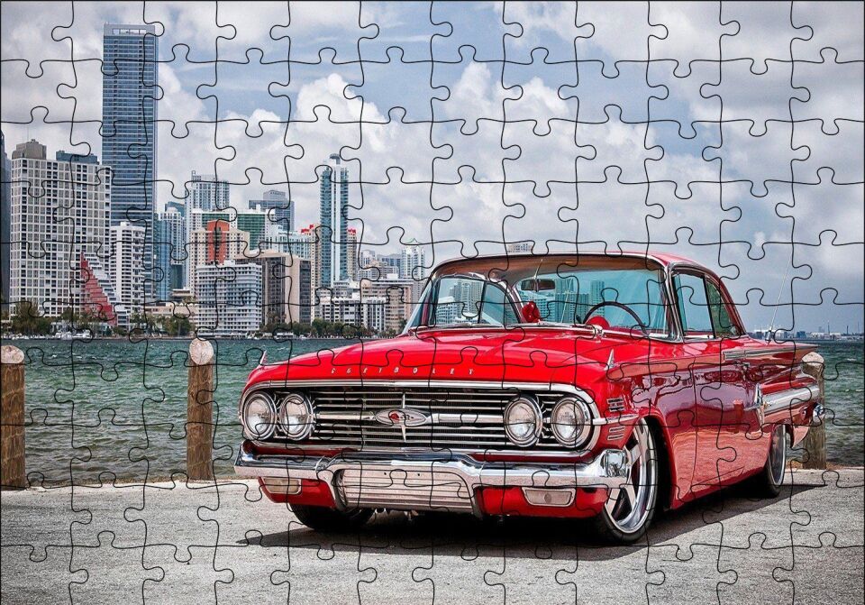 Kırmızı Chevrolet Impala ve Gökdelenler Puzzle Yapboz MDF Ahşap 120 Parça 24 cm X 34 cm