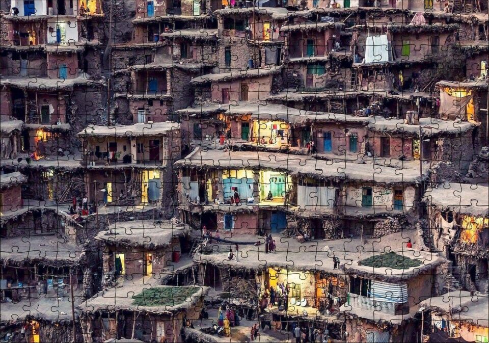 İran'da Teraslar Halindeki Köy Puzzle Yapboz MDF Ahşap 255 Parça 34 cm X 49 cm