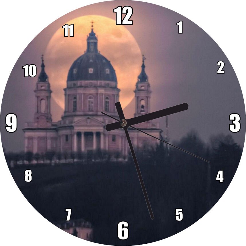 Tarihi Kilise ve Tam Arkasındaki Süper Ay Görseli Mdf Ahşap Duvar Saati